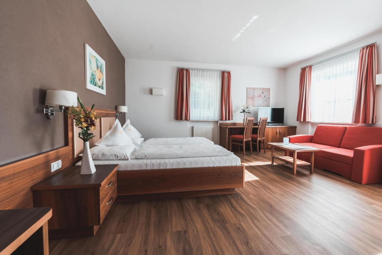 Hotel Am Sonneck Lagundo Kültér fotó