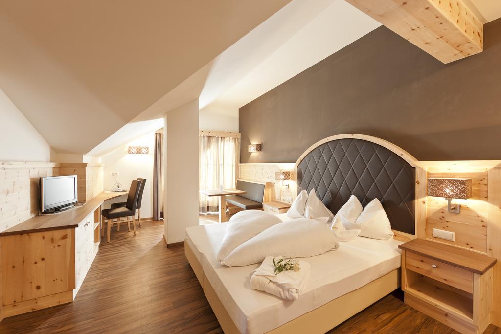 Hotel Am Sonneck Lagundo Kültér fotó
